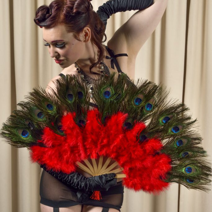 Dieuwke peacock feather fan